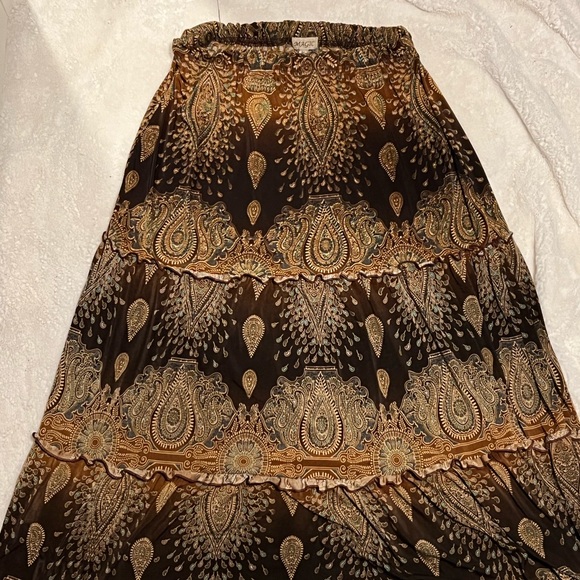Magic Dresses & Skirts - Patterned Ruffled Brown Maxi Skirt